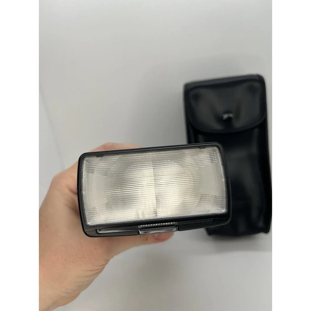 Canon Speedlite 550EX Shoe Mount Flash With Case